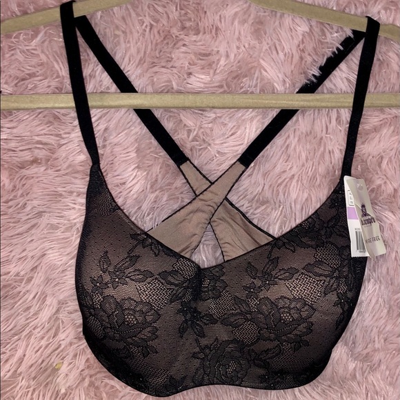 B. Tempt’d wirefree bra - Picture 7 of 7